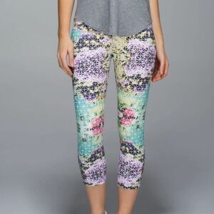 Lululemon Wunder Under Crop II Leggings. Geometric Floral Mesh Print (Rare) - 4
